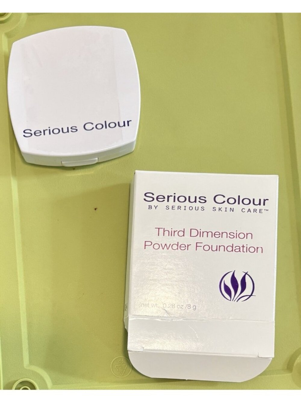 Serious Colour by Serious Skin Care Third Dimension Powder Foundation Light